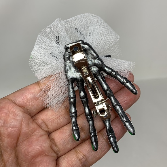 3.5” hair clip creepy hair accessory skeleton hand Day of the Dead new - Picture 5 of 16